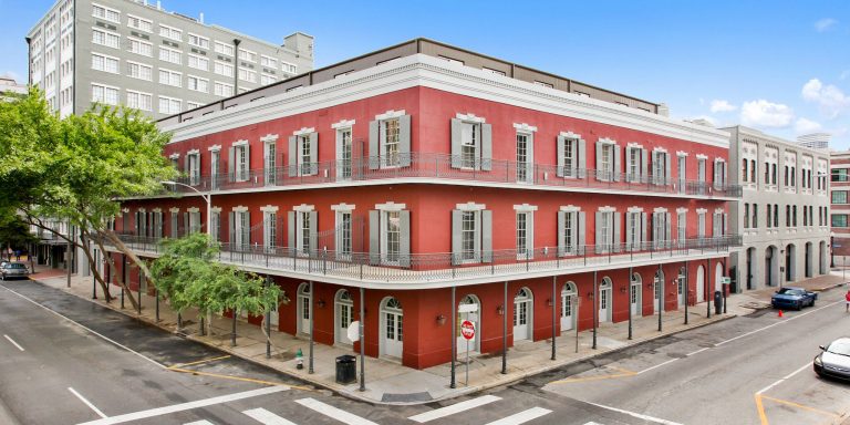 Unlocking the Charm: A Journey Through New Orleans Neighborhood via Rentals