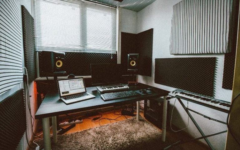 Quick Fixes: Simple Room Soundproofing Technique