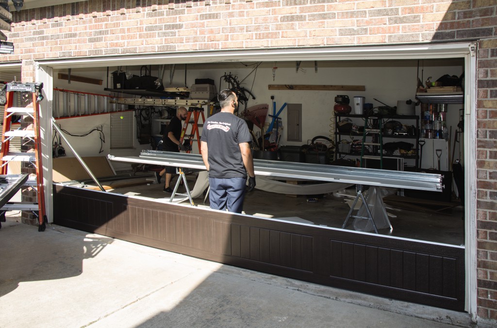 Benefits of Replacing a Damaged Garage Door Panel Quickly